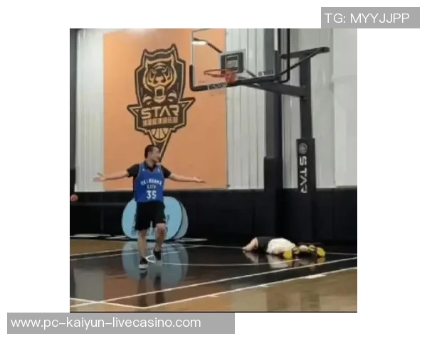 足球假摔现象分析与对策探讨揭示体育精神的扭曲与重塑之路